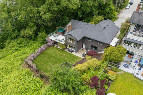 345 West Braemar Road, North Vancouver For Sale - image 2