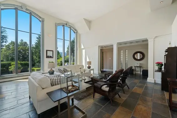 284 Sandringham Crescent, North Vancouver For Sale - image 10