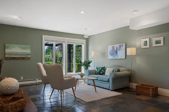 284 Sandringham Crescent, North Vancouver For Sale - image 11