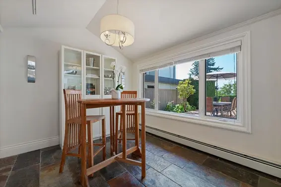 284 Sandringham Crescent, North Vancouver For Sale - image 20
