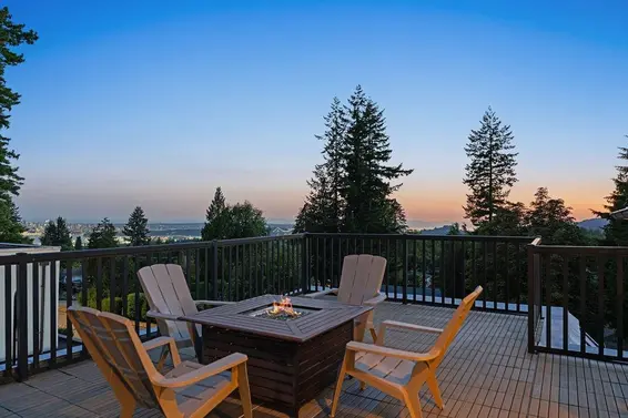 284 Sandringham Crescent, North Vancouver For Sale - image 3