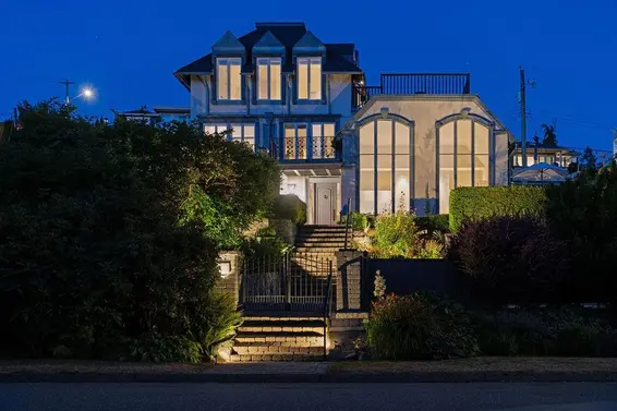 284 Sandringham Crescent, North Vancouver For Sale - image 39