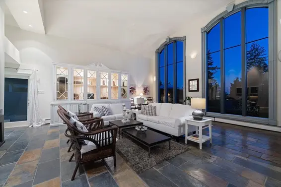 284 Sandringham Crescent, North Vancouver For Sale - image 6
