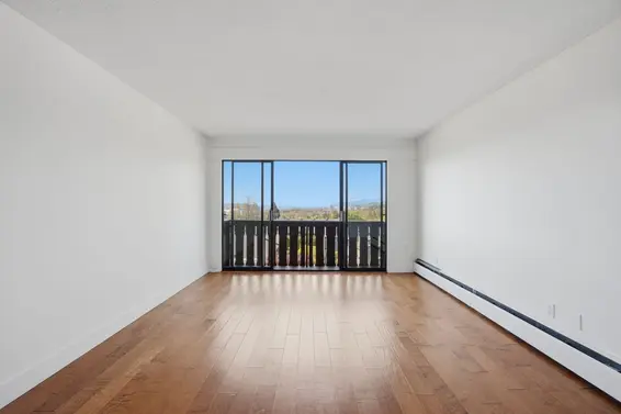 1345 Chesterfield Avenue, North Vancouver For Sale - image 5