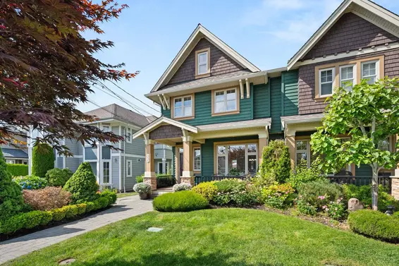 336 East 12th Street, North Vancouver