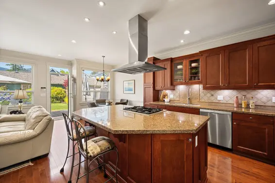 336 East 12th Street, North Vancouver For Sale - image 11