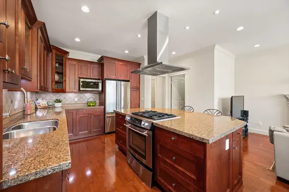 336 East 12th Street, North Vancouver For Sale - image 13