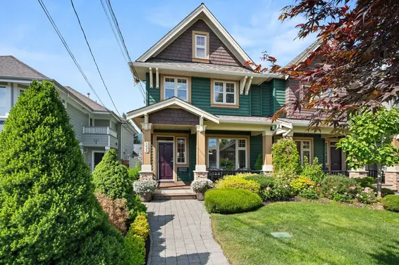 336 East 12th Street, North Vancouver For Sale - image 2