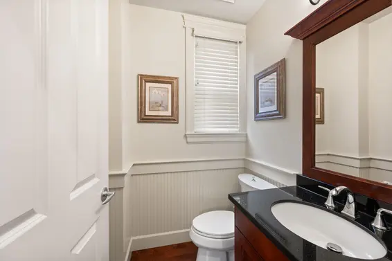336 East 12th Street, North Vancouver For Sale - image 27