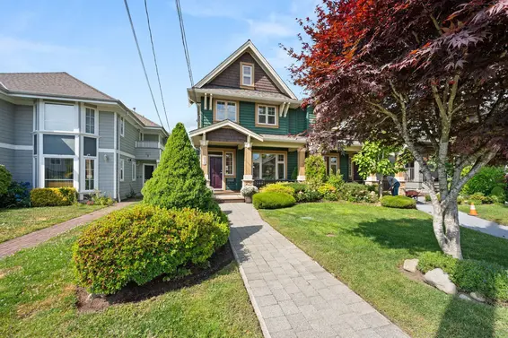 336 East 12th Street, North Vancouver For Sale - image 3