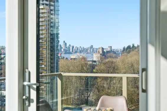 1606 1550 Fern Street, North Vancouver For Sale - image 3