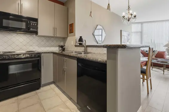 405 160 East 13th Street, North Vancouver For Sale - image 10