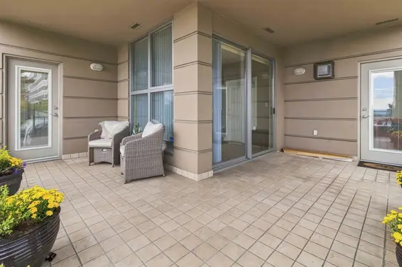 405 160 East 13th Street, North Vancouver For Sale - image 2