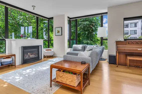 180 West 6th Street, North Vancouver For Sale - image 3