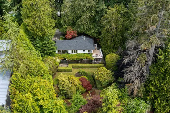 2912 Rosebery Avenue, West Vancouver