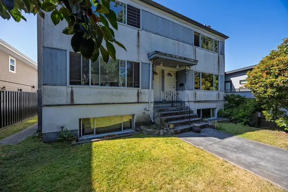 227-229 West 19th Street, North Vancouver For Sale - image 3