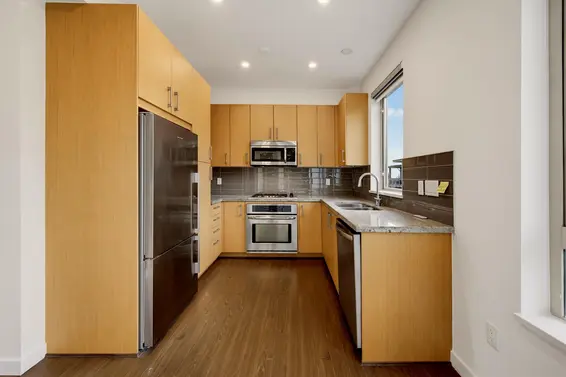 411 119 West 22nd Street, North Vancouver For Sale - image 20