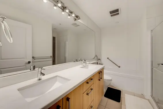 411 119 West 22nd Street, North Vancouver For Sale - image 31