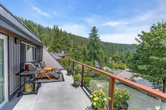 2360 Caledonia Avenue, North Vancouver For Sale - image 2