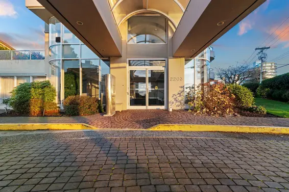 201 2203 Bellevue Avenue, West Vancouver For Sale - image 5