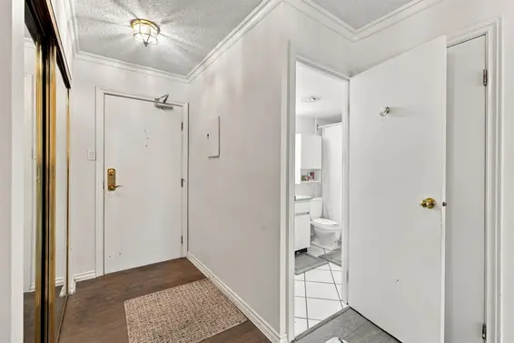 403 2024 Fullerton Avenue, North Vancouver For Sale - image 3