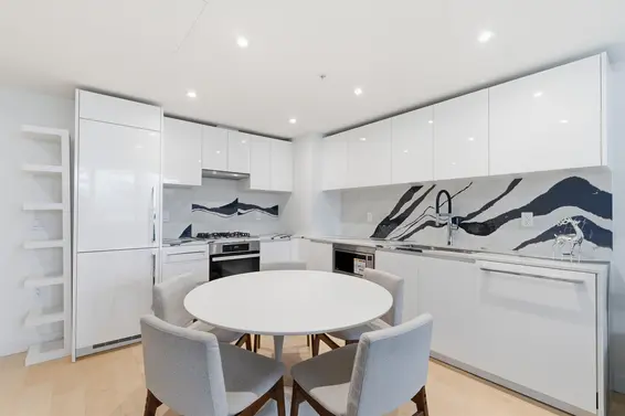 410 135 East 13th Street, North Vancouver For Sale - image 4