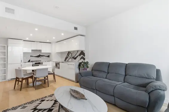 410 135 East 13th Street, North Vancouver For Sale - image 7