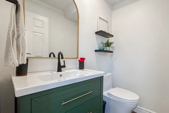1 226 East 10 Street, North Vancouver For Sale - image 23