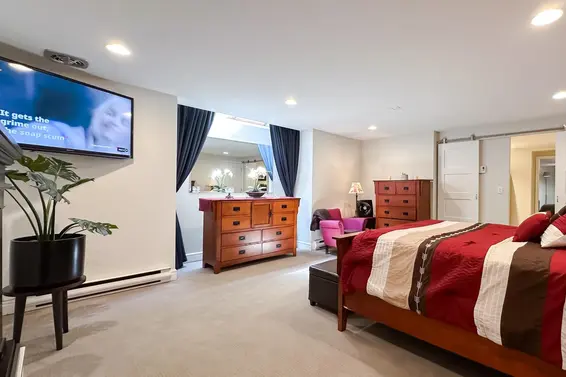 1 226 East 10 Street, North Vancouver For Sale - image 28