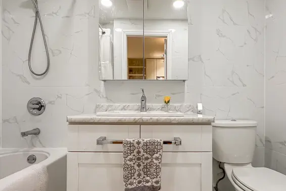 1 226 East 10 Street, North Vancouver For Sale - image 30