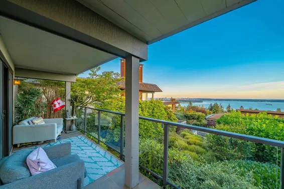 18 2214 Folkestone Way, West Vancouver For Sale - image 2