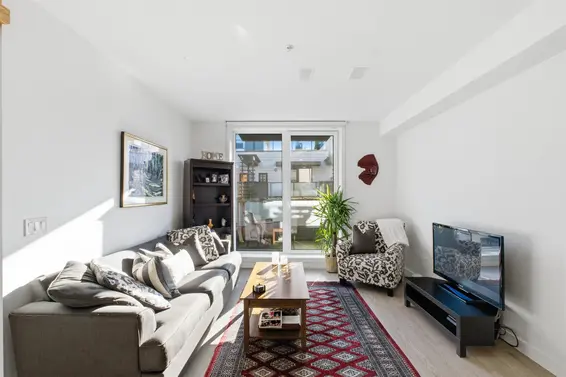 33 720 East 3rd Street, North Vancouver For Sale - image 3