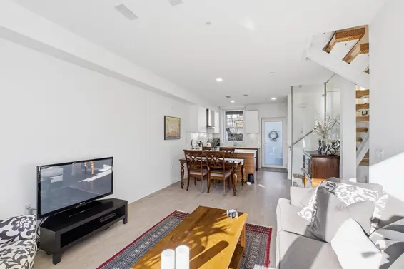 33 720 East 3rd Street, North Vancouver For Sale - image 4