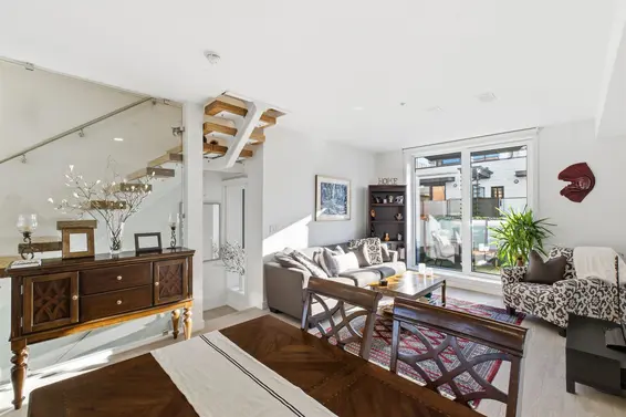 33 720 East 3rd Street, North Vancouver For Sale - image 5