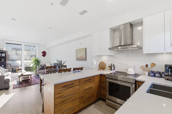 33 720 East 3rd Street, North Vancouver For Sale - image 8