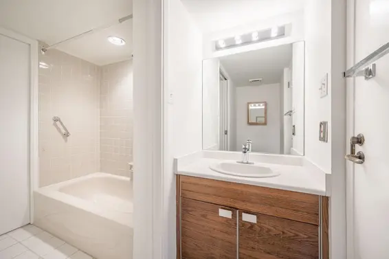 401 747 17th Street, West Vancouver For Sale - image 12