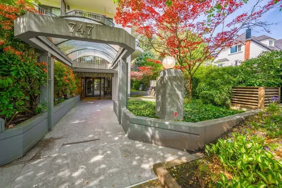 401 747 17th Street, West Vancouver For Sale - image 23