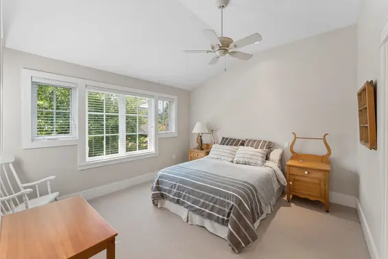 2071 Esquimalt Avenue, West Vancouver For Sale - image 11