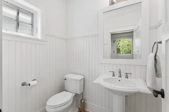 2071 Esquimalt Avenue, West Vancouver For Sale - image 16