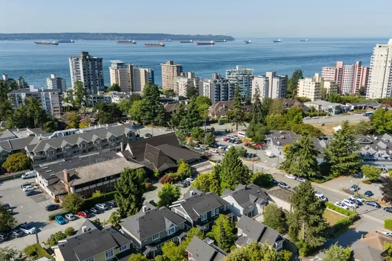 2071 Esquimalt Avenue, West Vancouver For Sale - image 37