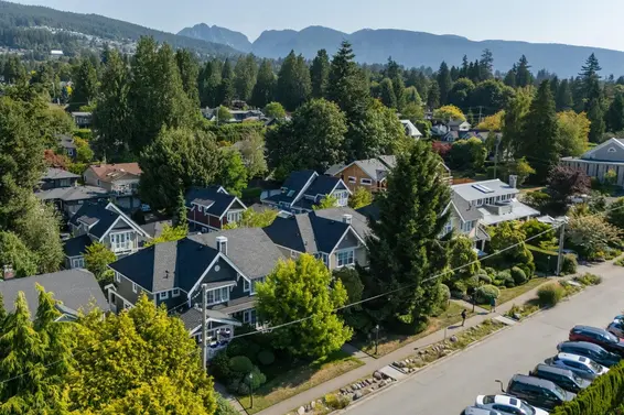 2071 Esquimalt Avenue, West Vancouver For Sale - image 39