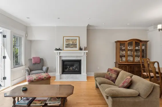 2071 Esquimalt Avenue, West Vancouver For Sale - image 4