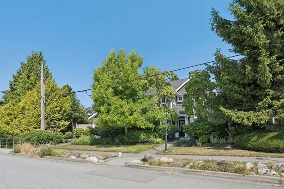 2071 Esquimalt Avenue, West Vancouver For Sale - image 40