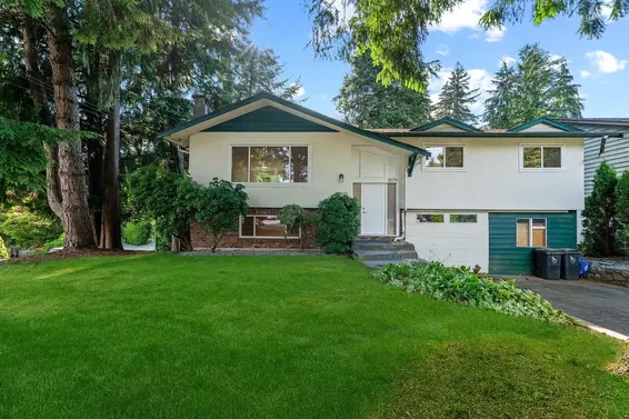 1079 Lytton Street, North Vancouver