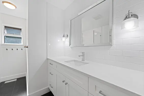 1079 Lytton Street, North Vancouver For Sale - image 11