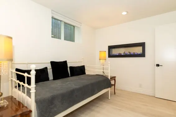 3595 Princess Avenue, North Vancouver For Sale - image 14