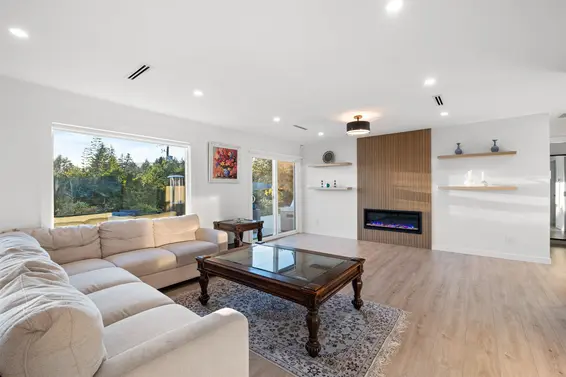 3812 Dalkeith Drive, North Vancouver For Sale - image 13