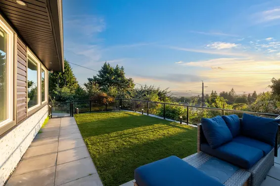3812 Dalkeith Drive, North Vancouver For Sale - image 3