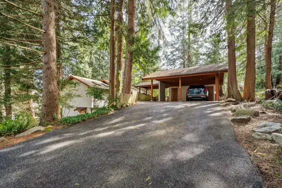 4706 Meadfeild Road, West Vancouver