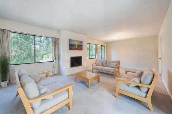 4706 Meadfeild Road, West Vancouver For Sale - image 5